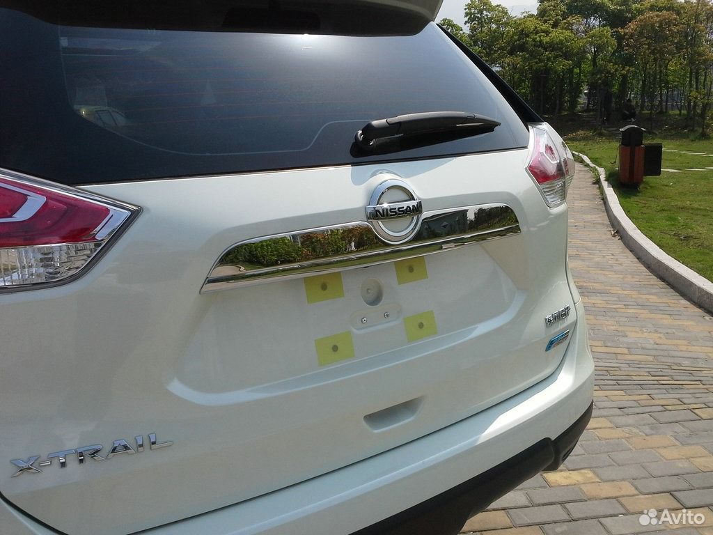 Молдинг на багажник (верхний) Nissan X-Trail (2015