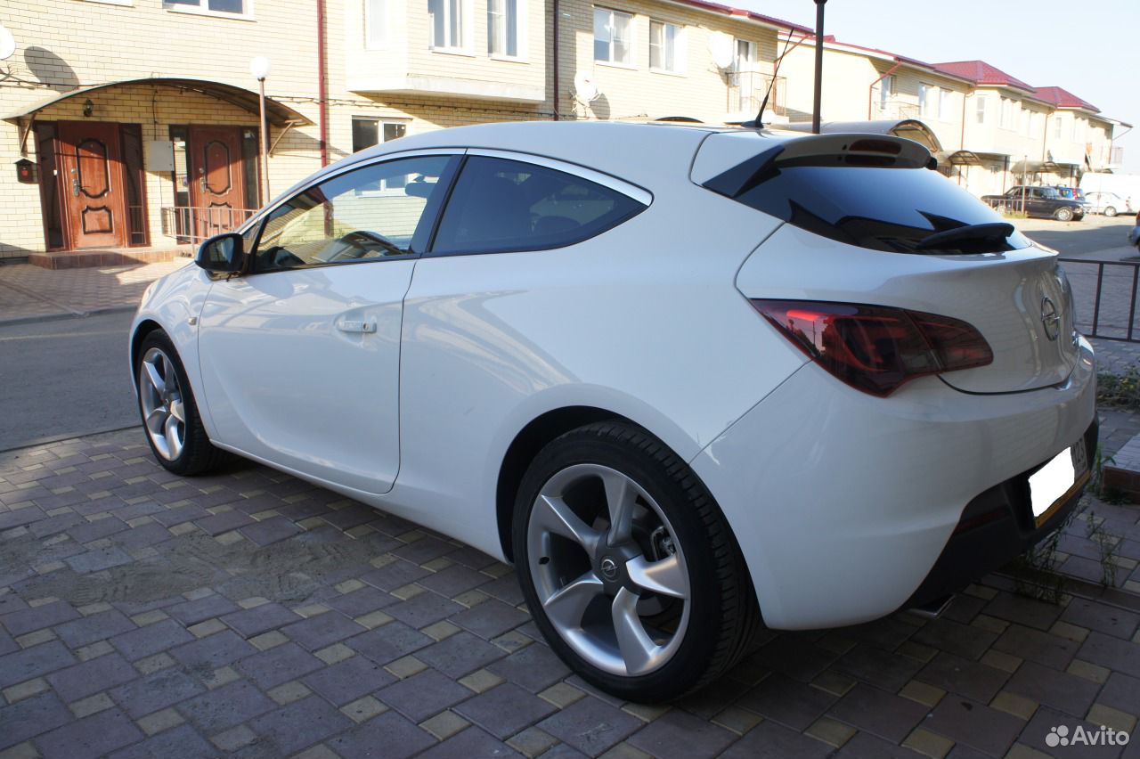 Opel astra gtc 2013