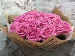 19 роз в крафте Доставка
