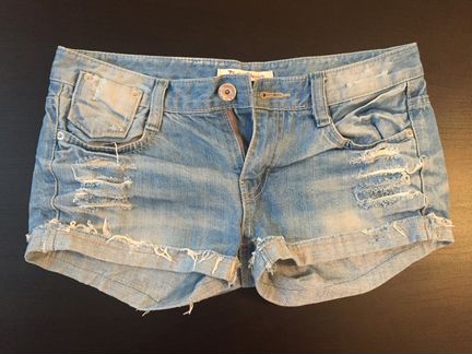 Шорты джинсовые размера S (34-36)