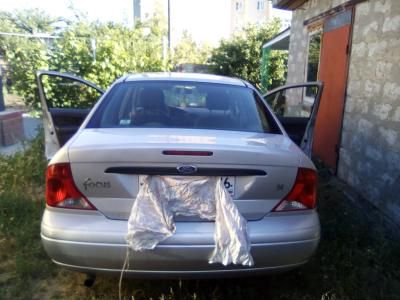Ford Focus 2.0 AT, 2000, седан