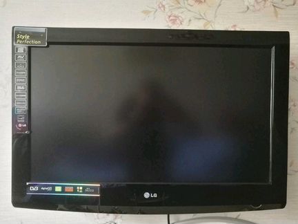 Телевизор LG 32LG3000 32 дюйма имеется подставка