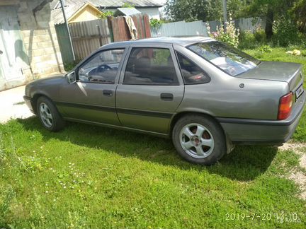 Opel Vectra 1.8 МТ, 1992, 200 000 км
