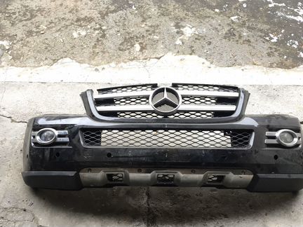 Передний бампер на Mercedes GL 164