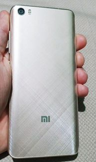 Телефон Xiaomi MI5