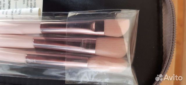 Кисти и косметичка