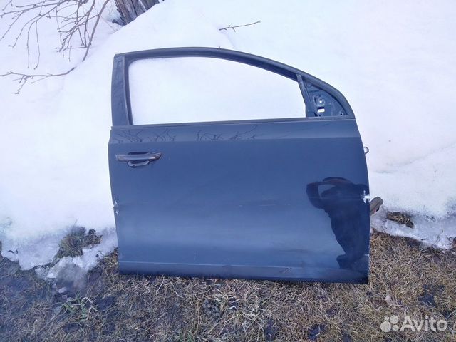 Volkswagen Golf 6 дверь правая с дефектом