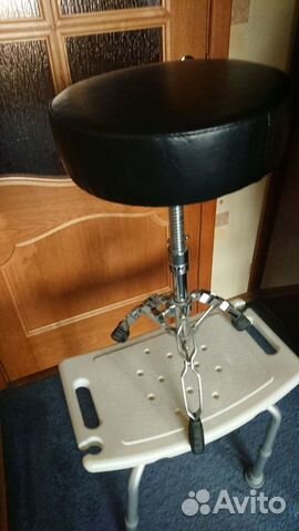 Продаю стульчик для ударной установки