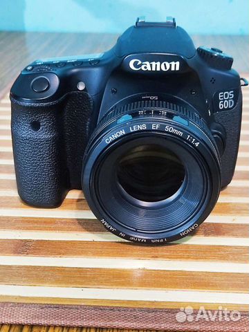 Зеркальный фотоаппарат Canon 60d