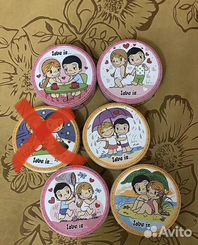 Жестяные коробочки Love is («Любовь это»)