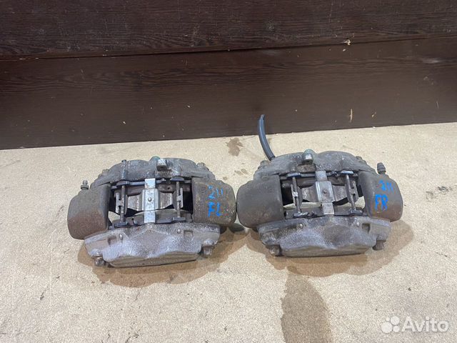 Суппорт тормозной 4х поршневой Mercedes-Benz W211