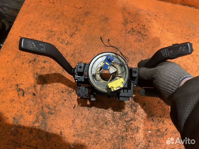 Переключатель подрулевой Volkswagen Passat B6