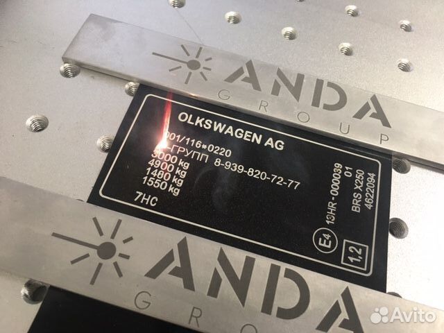 Изготовление шильдиков и вин наклеек