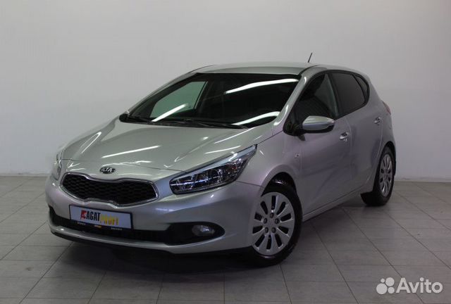 Купить б/у Kia Ceed II 1.6 MT (129 л.с.) бензин механика в Москве: серебристый К