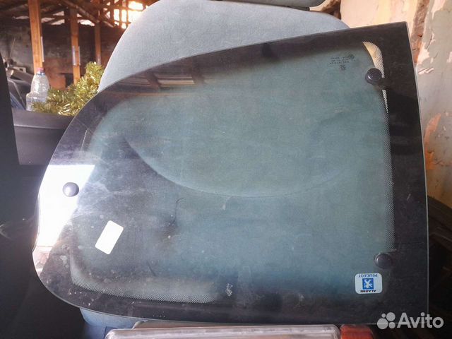 Стекла задние боковые Пежо 206 универсал