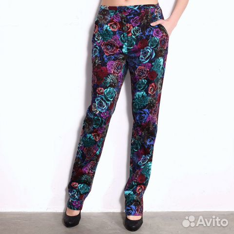 Брюки в розочках