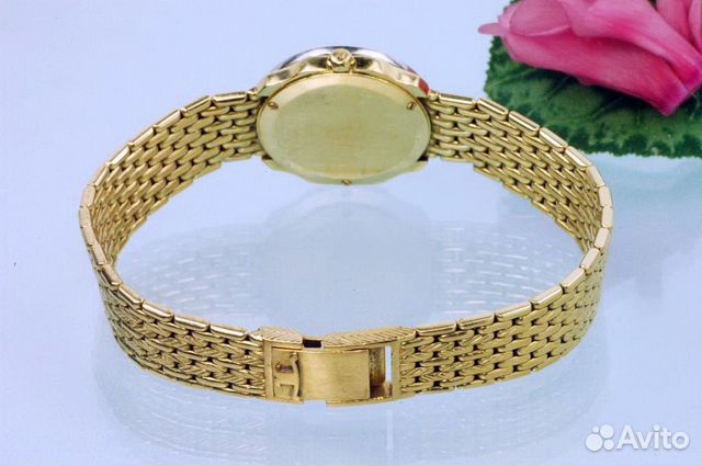 Золотые часы с бриллиантами 