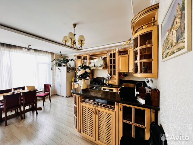 

Дом 230 м² на участке 1 сот.