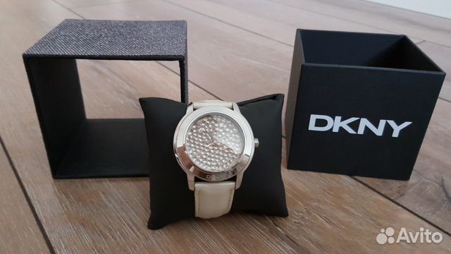 Женские Часы dkny с кристаллами Swarovski Женские Часы dkny с кристаллами Swarovski