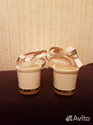 Новые кожаные босоножки Новые кожаные босоножки