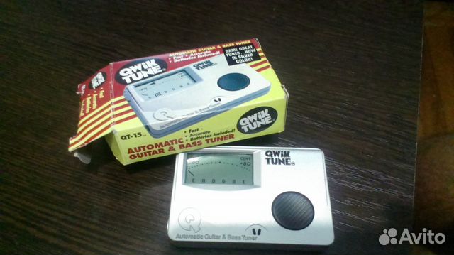 Камертон, тюнер (automatic guitar AND bass tuner)