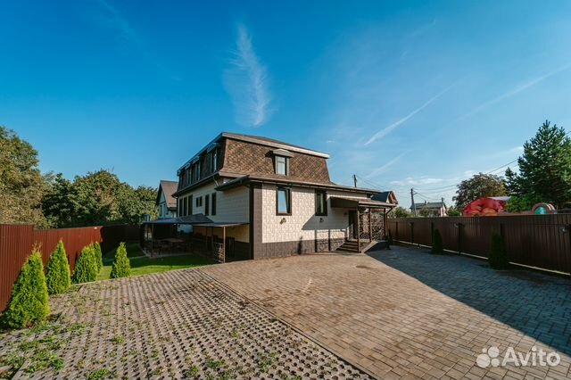 

Коттедж 360 м² на участке 9 сот.