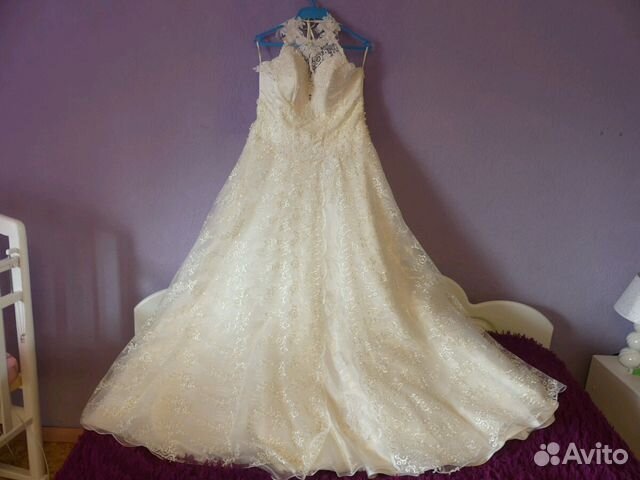 Изящное свадебное платье