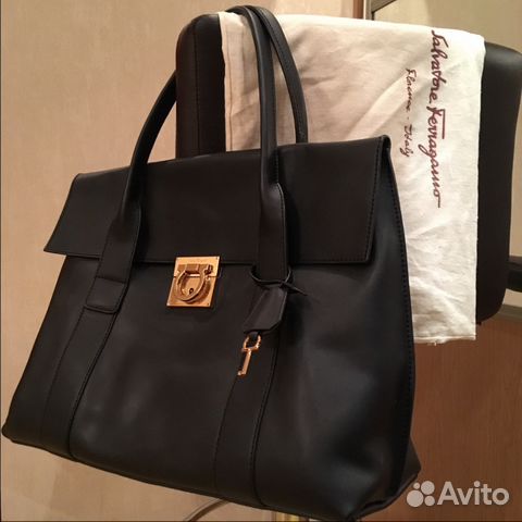 Сумка новая Ferragamo Сумка новая Ferragamo