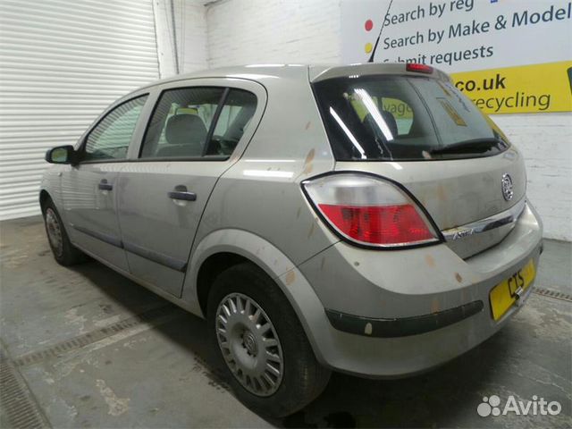В разборе opel astra H 2006