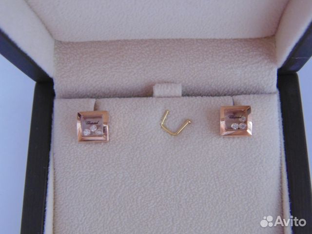 Новые золотые квадр. серьги Chopard с бриллиантами Новые золотые квадр. серьги Chopard с бриллиантами
