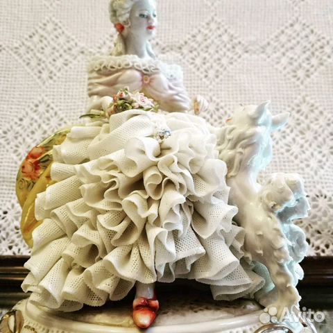 Статуэтка.Дама с собачкой.Италия Porcellan