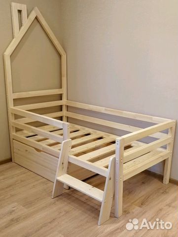 Кровать детская из натурального дерева Кровать детская из натурального дерева