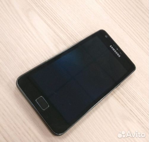 Смартфон SAMSUNG Galaxy S II Plus GT-I9105(не раб) Смартфон SAMSUNG Galaxy S II Plus GT-I9105(не раб)