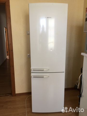 Холодильник Bosch высота 1,8 м. Хорошее состояние