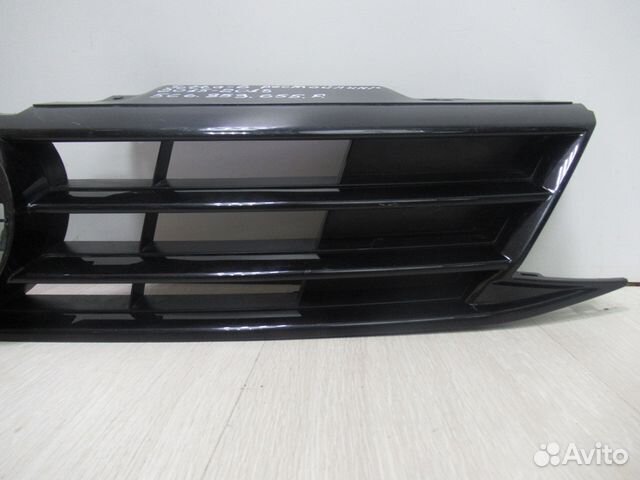 Решетка радиатора Volkswagen Jetta 6 (15) oem 5C68