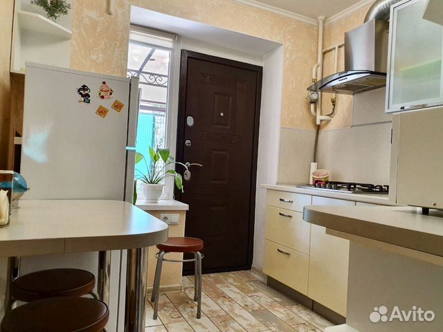 1-к квартира, 37 м², 1/4 эт.