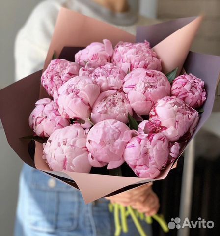 15 розовых пионов в крафте