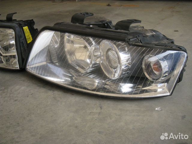 Фара правая Audi A4 B6 2000-2004