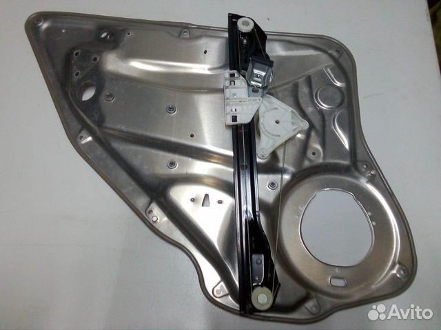 Стеклоподъемник задний правый Мерседес 204 212 Стеклоподъемник задний правый Мерседес 204 212