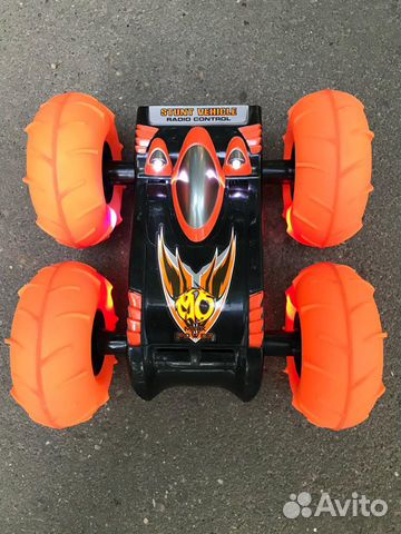 Прыгающая машина игрушка на пульте Прыгающая машина игрушка на пульте