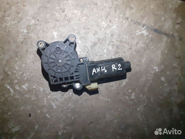Моторчик задний правый Хендай Акцент Hyundai Accen