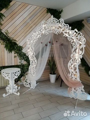 Свадебная арка, стол и казна в аренду (фотозона)