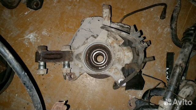 Кулак ступица Toyota Camry SXV10