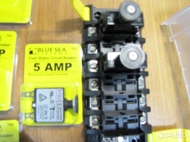 5050 Blue Sea ST CLB Блок предохра-лей для катера