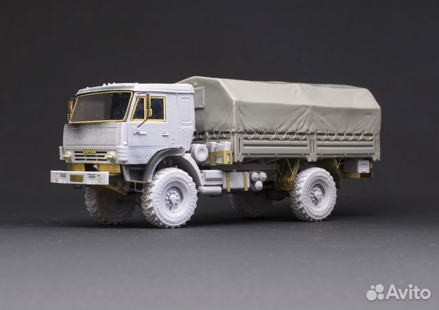 Сборная модель Армейского грузовика 4350 1/72