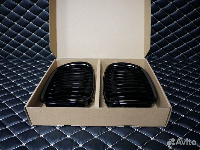 Решётки BMW 5 E39 ноздри бмв 5 Е39 М-триколор Решётки BMW 5 E39 ноздри бмв 5 Е39 М-триколор