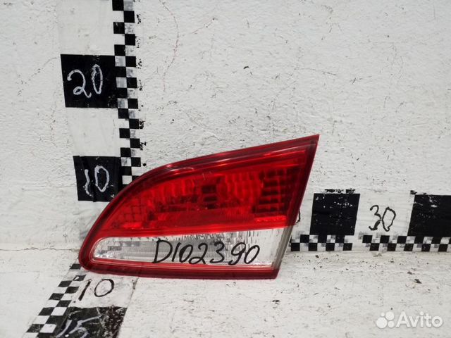 Фонарь задний прав внутренний Nissan Almera G15