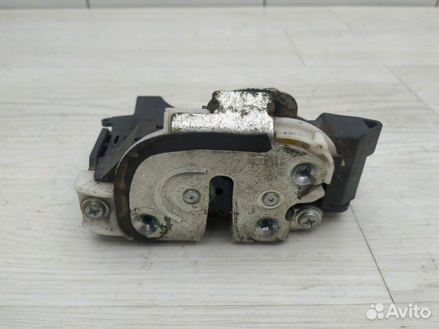 Замок передний правый 5715A326 Mitsubishi Outlande