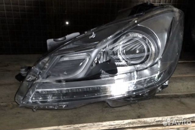 Фара левая Мерседес 204 Mercedes W204 Фара левая Мерседес 204 Mercedes W204