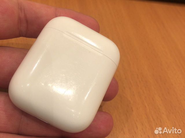 Зарядный кейс для AirPods